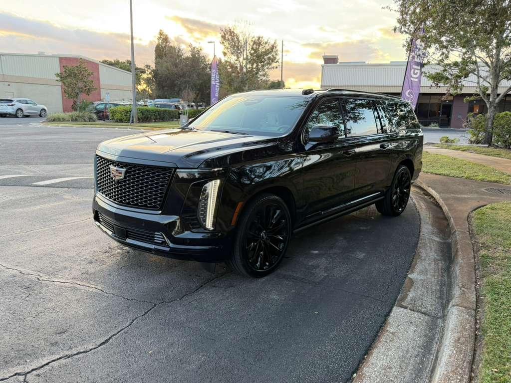 Cadillac Escalade ESV 2025 in 