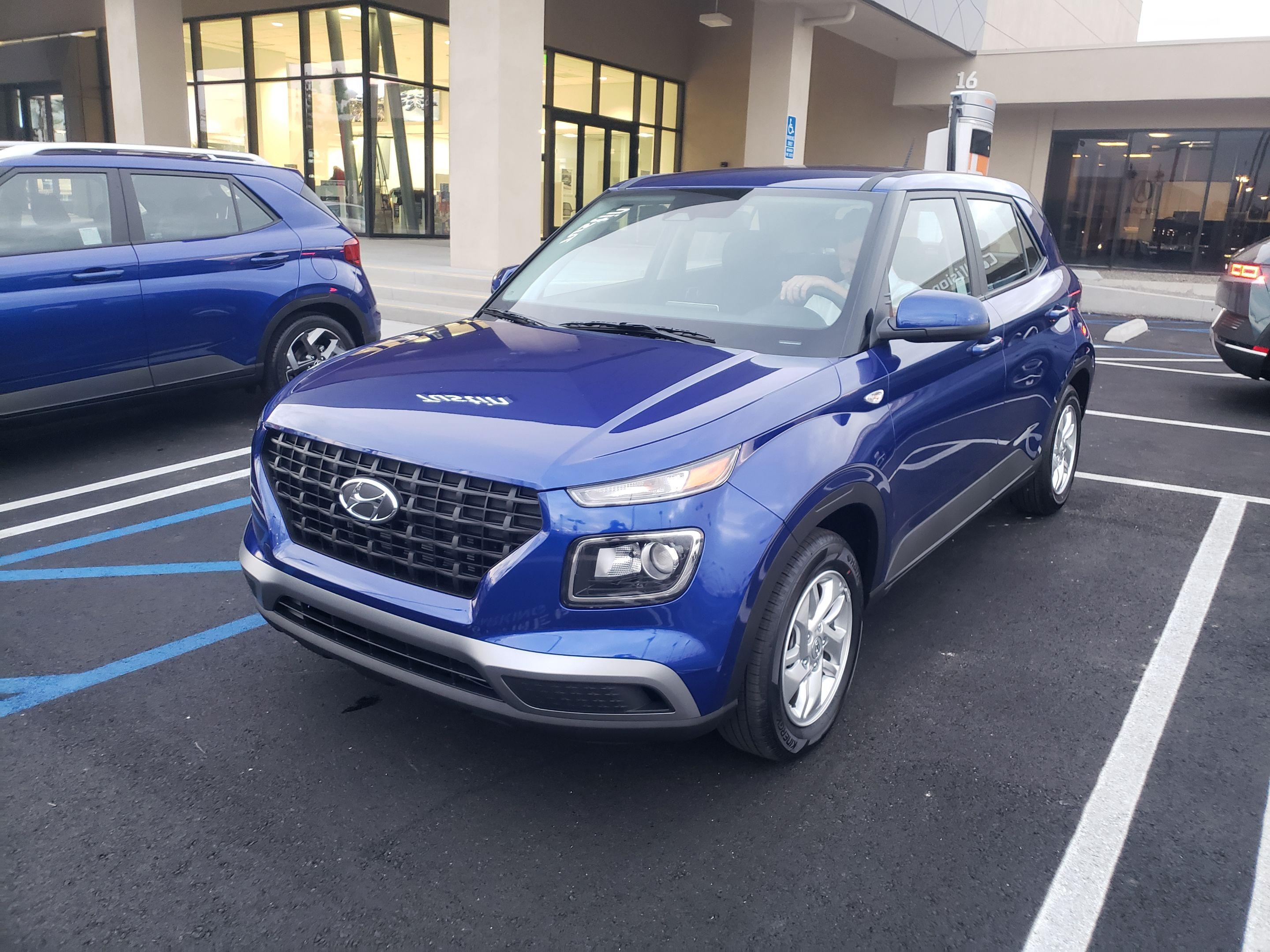 Hyundai Venue 2023 in Newport Beach, CA