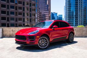 Porsche Macan car