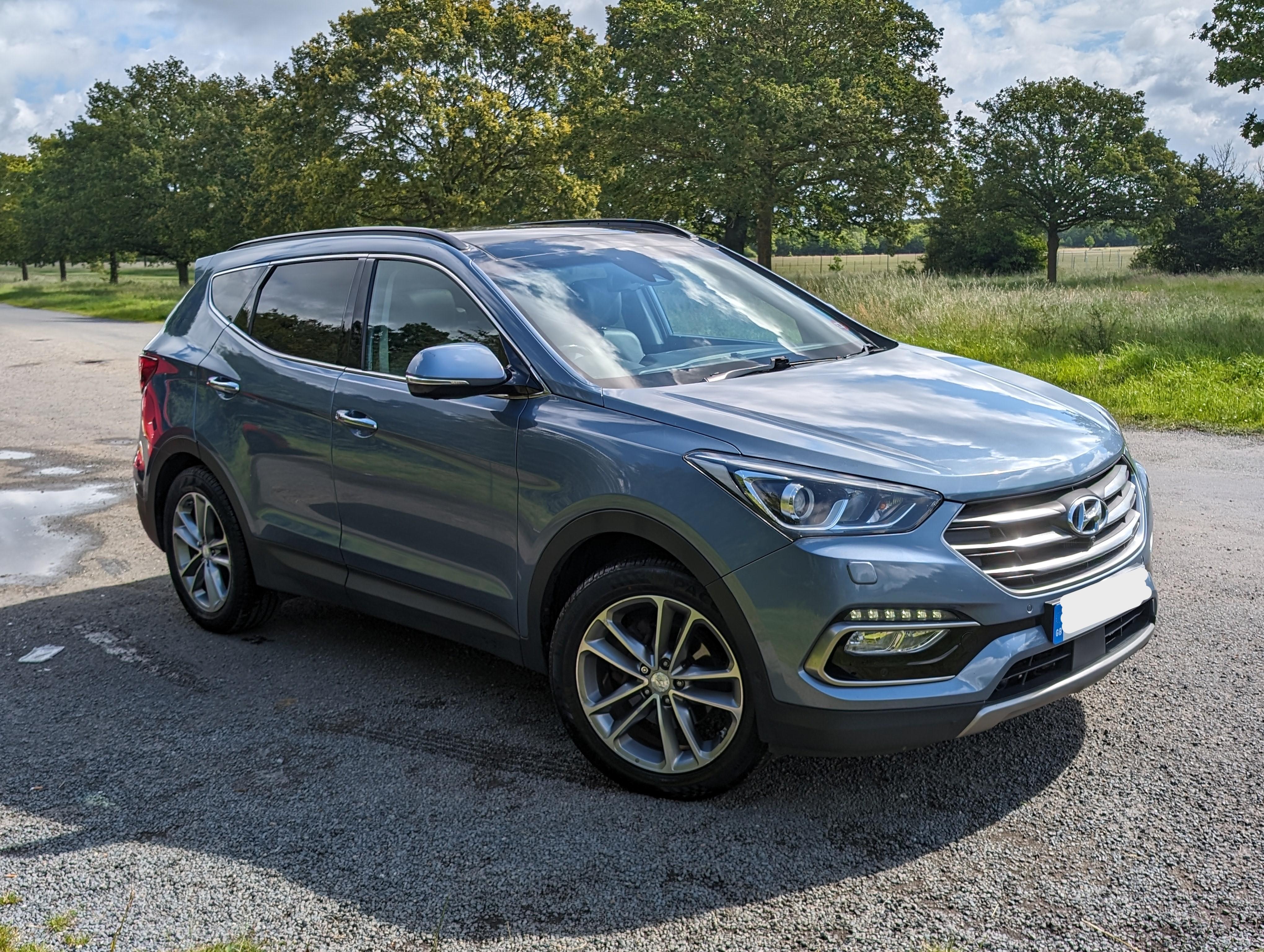 Hyundai Santa Fe 2017 in Hayes