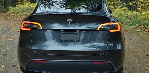 Tesla Model Y 2025