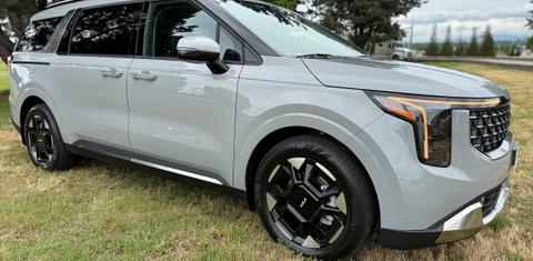Kia Carnival Hybrid 2026
