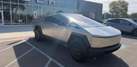 Tesla Cybertruck 2026