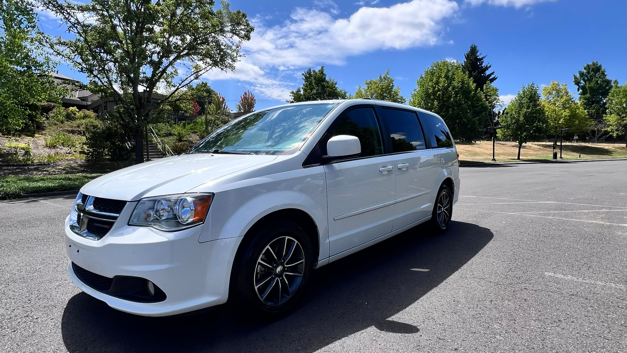 Dodge Grand Caravan 2017 in Beaverton, OR