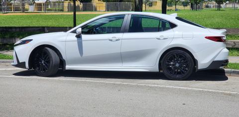 Toyota Camry Hybrid 2025