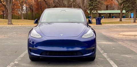 Tesla Model Y 2024