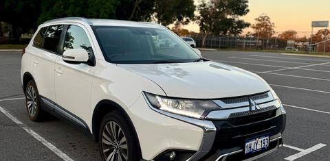Mitsubishi OUTLANDER 2021