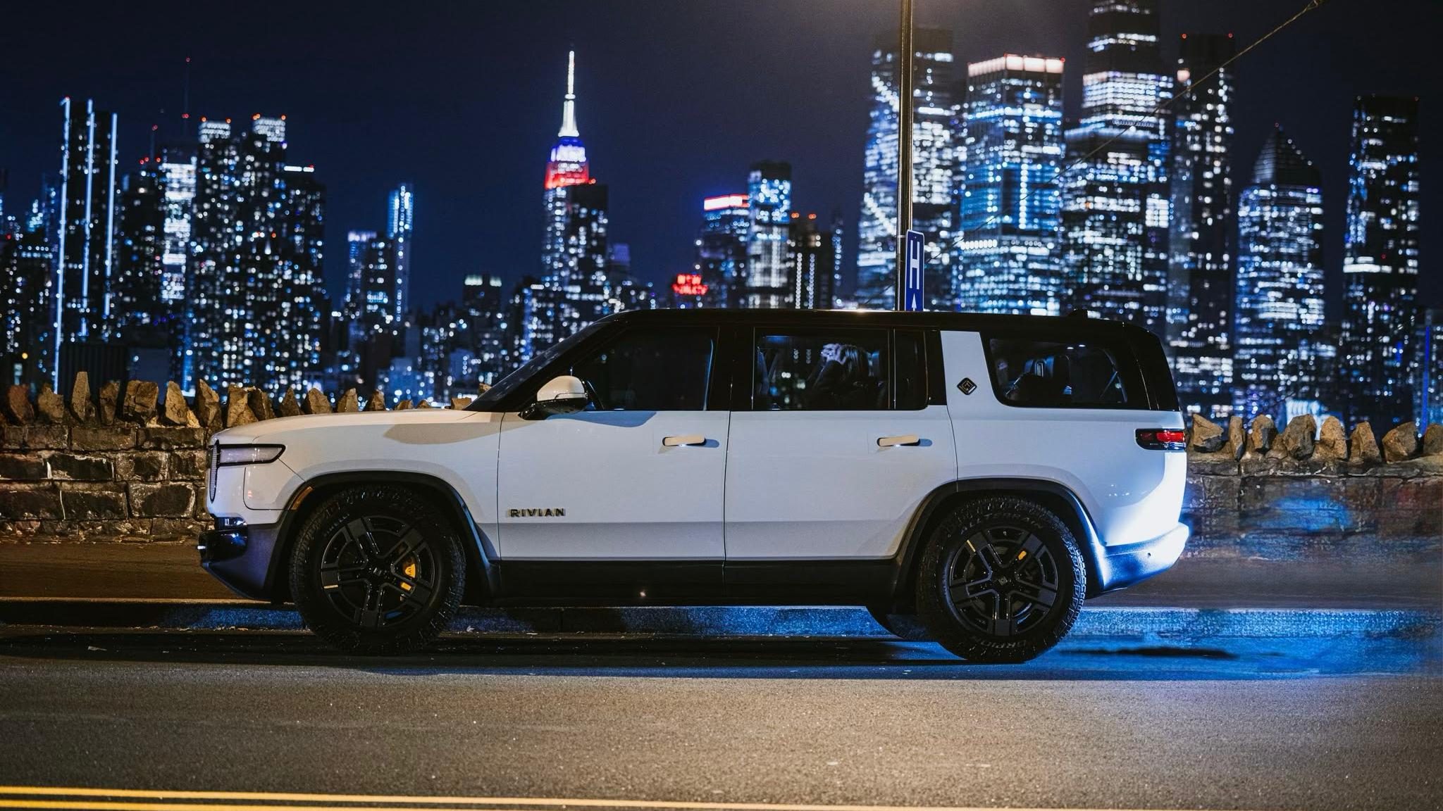 Rivian R1S 2022 in Marlboro Township, NJ