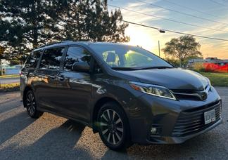 Toyota Sienna car