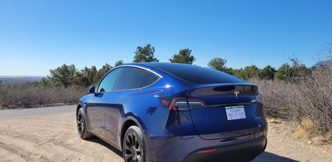 Tesla Model Y 2025