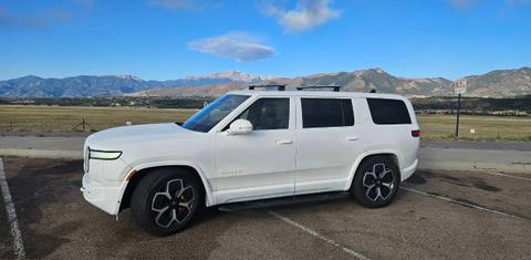 Rivian R1S 2023