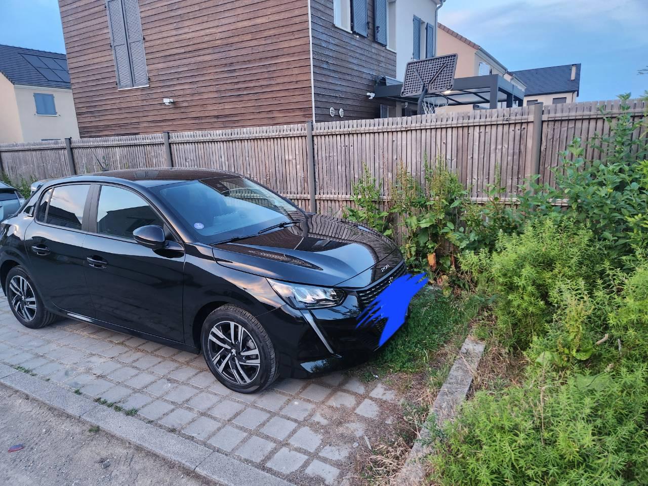 Peugeot 208 2023 à Melun