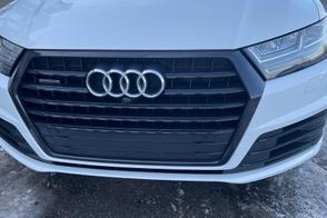 Audi Q7 car