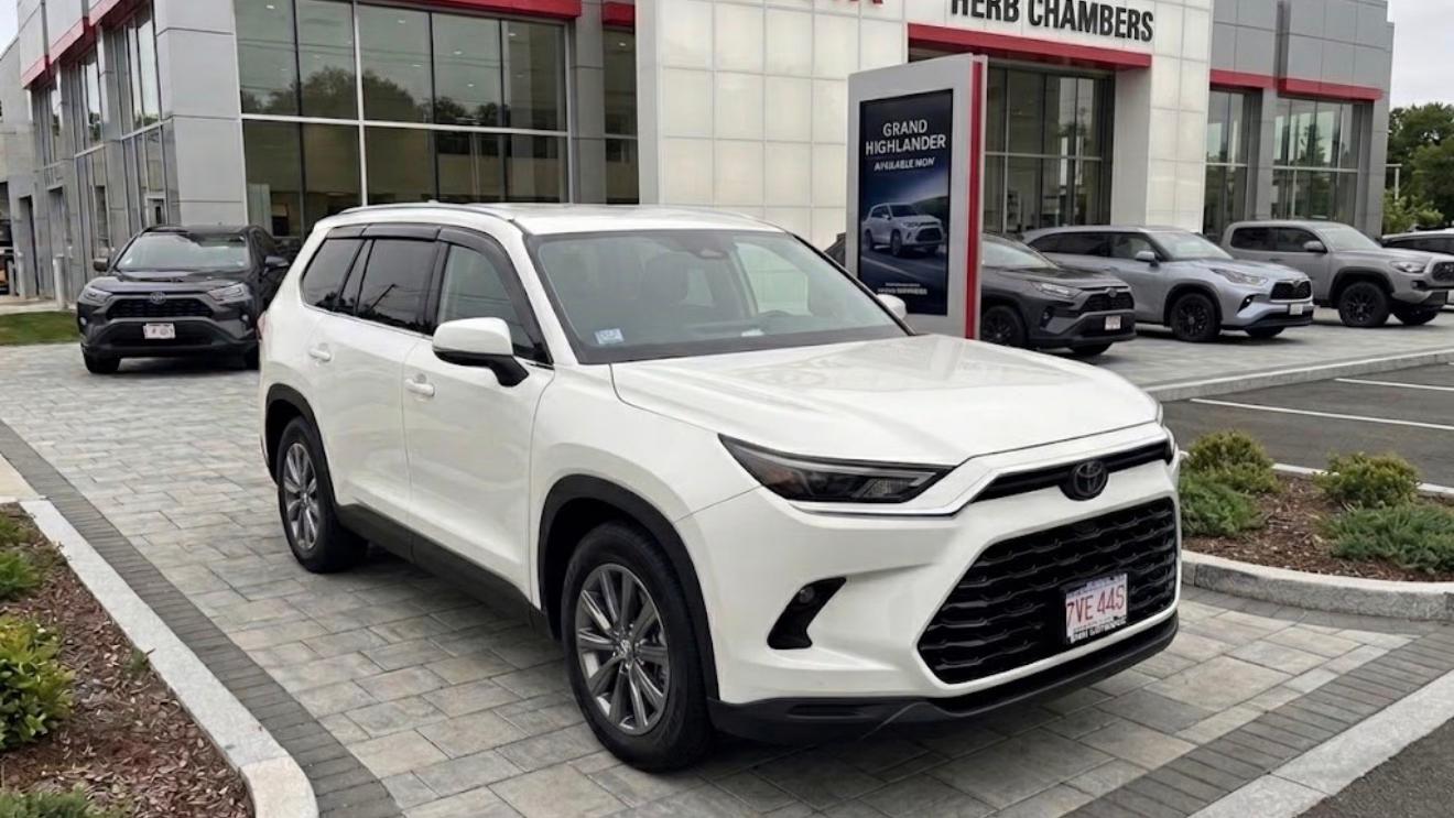 Toyota Grand Highlander 2024 in Lawrence, MA