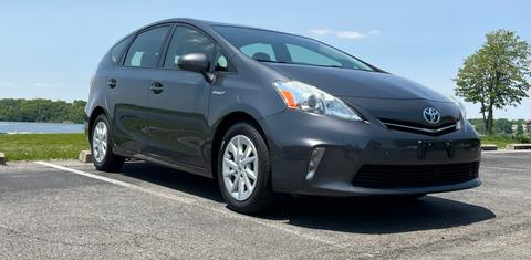 Toyota Prius v 2012