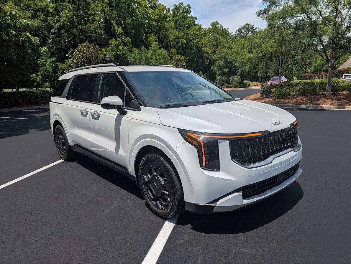 Kia Carnival Hybrid 2026 in Charlotte, NC