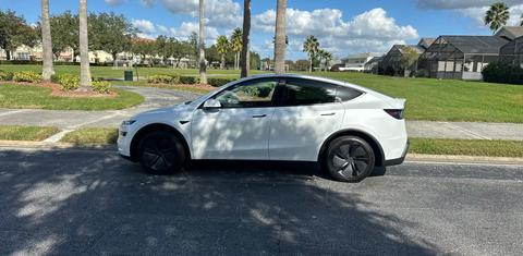 Tesla Model Y 2026