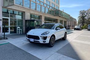 Porsche Macan car