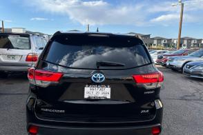 Toyota Highlander car