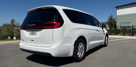 Chrysler Pacifica 2023