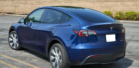 Tesla Model Y 2024