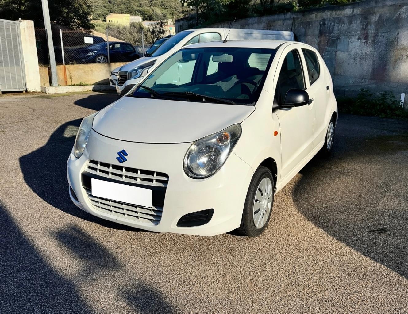 Suzuki ALTO 2014 à Figari